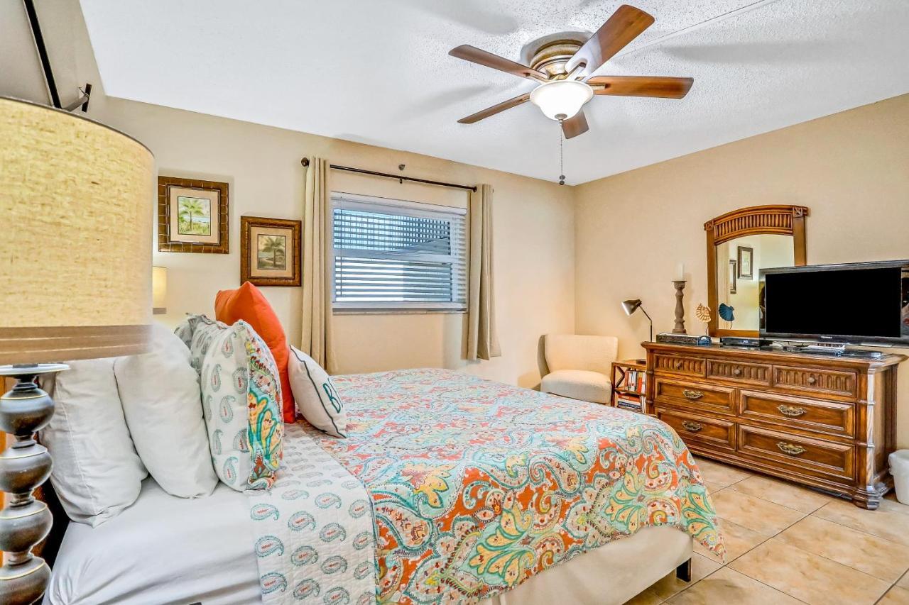 Holiday Villas III 402 Clearwater Beach Exterior photo